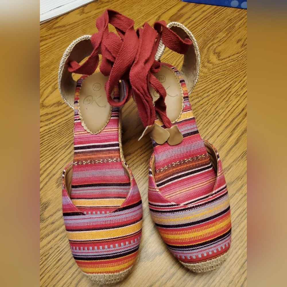 Women's Multi-color Wedges - tie up the ankle - Sz. 7 **CUTE FOR SUMMER**